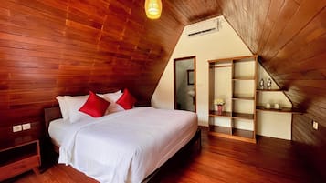 Quarto casal superior, vista para o jardim | Wi-Fi de cortesia