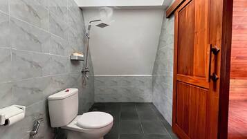 Superior-Bungalow, Gartenblick | Badezimmer