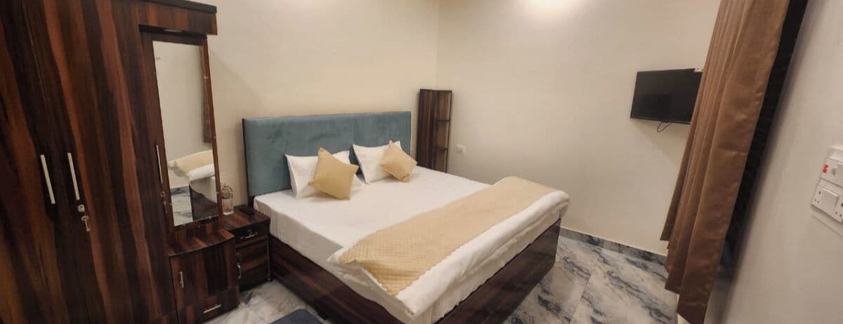 Deluxe Room | Laptop workspace, free WiFi