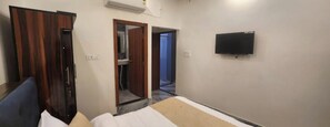 Deluxe Double Room | Laptop workspace, free WiFi - BKV Rooms (Varanasi)