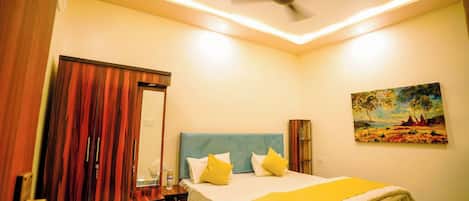 Superior Room, 1 King Bed