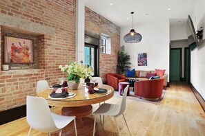 Dining - The Gisele: 4BR/3BA for 8 | Pool + Streetcar Stop (New Orleans)