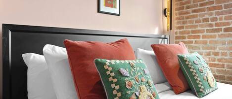 4 bedrooms, iron/ironing board, travel crib, WiFi (free)