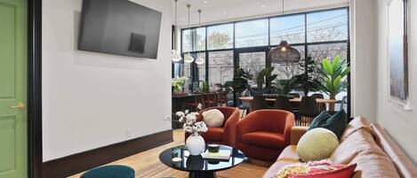 Smart TV, offices