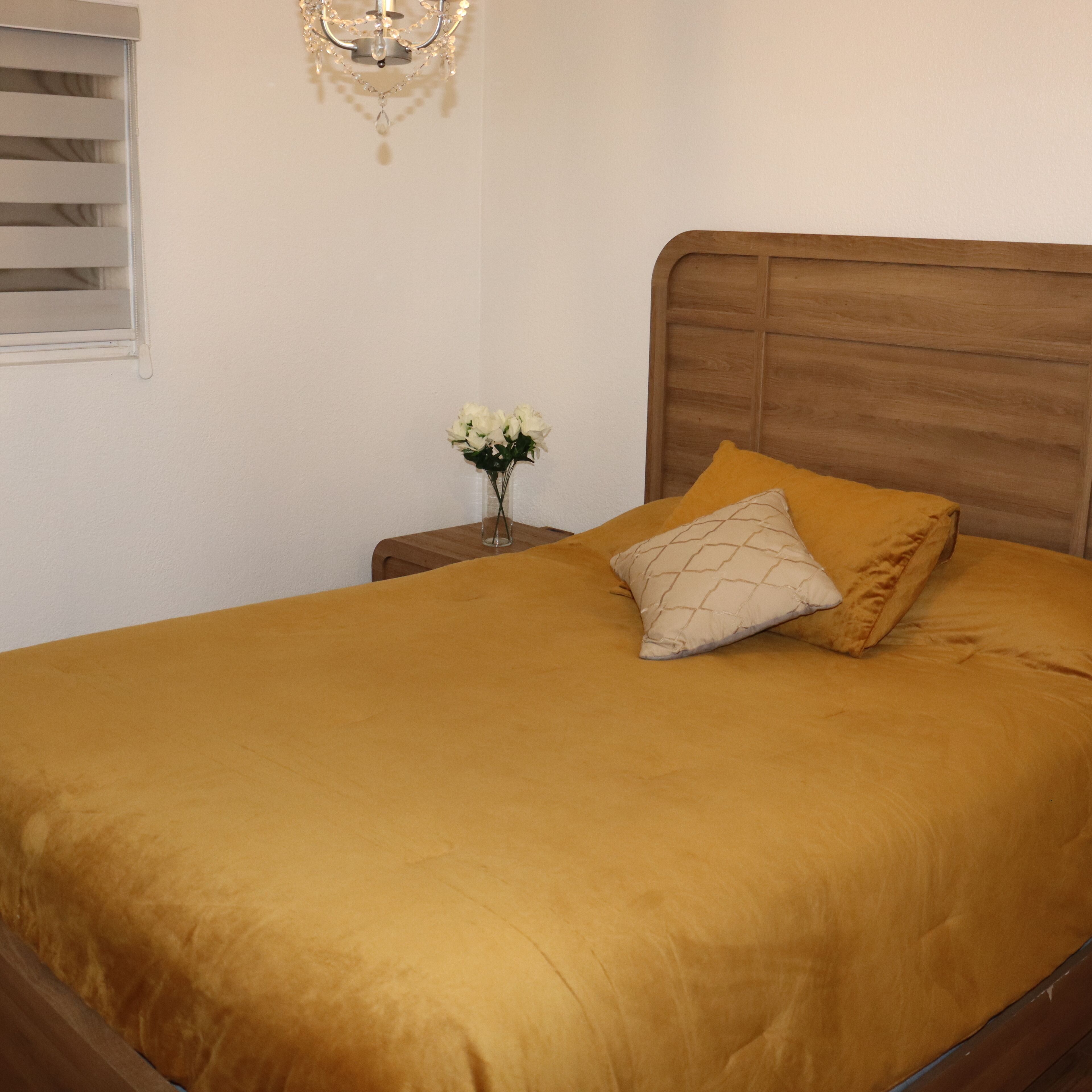 4 chambres, coffres-forts dans les chambres, bureau