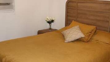 4 chambres, coffres-forts dans les chambres, bureau