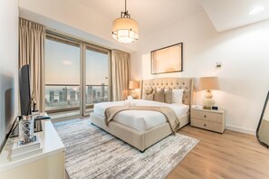 3 bedrooms, in-room safe, iron/ironing board, free WiFi - Sea View, Short Stroll From Marina Walk and JBR Beach, With Easy Access to Tram and Metro (Dubai)