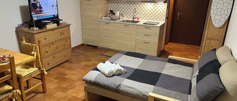 1 多间卧室、熨斗/熨衣板、免费 WiFi、床单