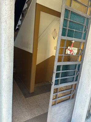 Interior - The small mansion dwelling of constance and marco (Milano)
