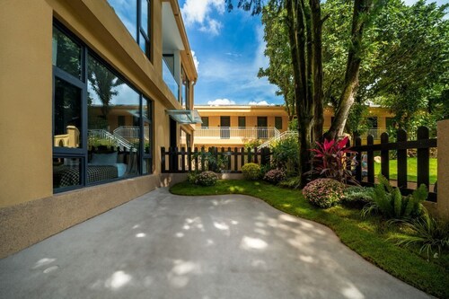 Blossom Manoir Dali Old Town