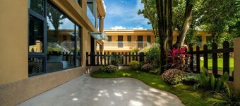 Blossom Manoir Dali Old Town