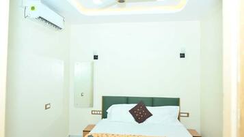 Deluxe kamer, 1 queensize bed, airconditioning | Gratis wifi