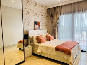 2 habitaciones, tabla de planchar con plancha, wifi y ropa de cama 
