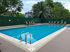 Outdoor pool - Elegant 2BR Luxury Apt•Modern, Cozy, Airport Pool, Mirage , Accra  (Accra)