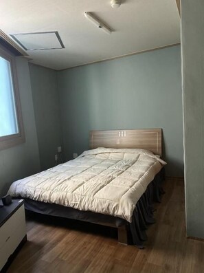 Standard Double Room | Free WiFi - Mint Stay (Jeju City)