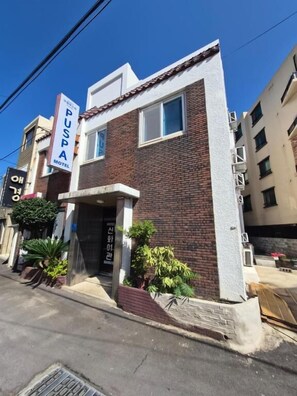 Exterior detail - Mint Stay (Jeju)