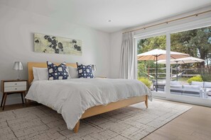 3 makuuhuonetta, silitysrauta/-lauta, vauvan matkasänky, Wi-Fi