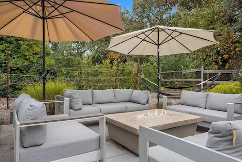 Private Retreat | Bocce Ball | Putting Green | BBQ