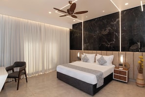 Minibar, desk, free WiFi, bed sheets - Enrise By Sayaji Junagadh (Junagadh)