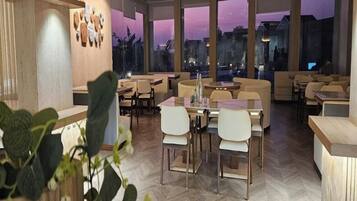 Breakfast, lunch and dinner served