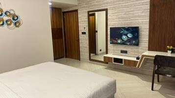 Villa | Desk, free WiFi