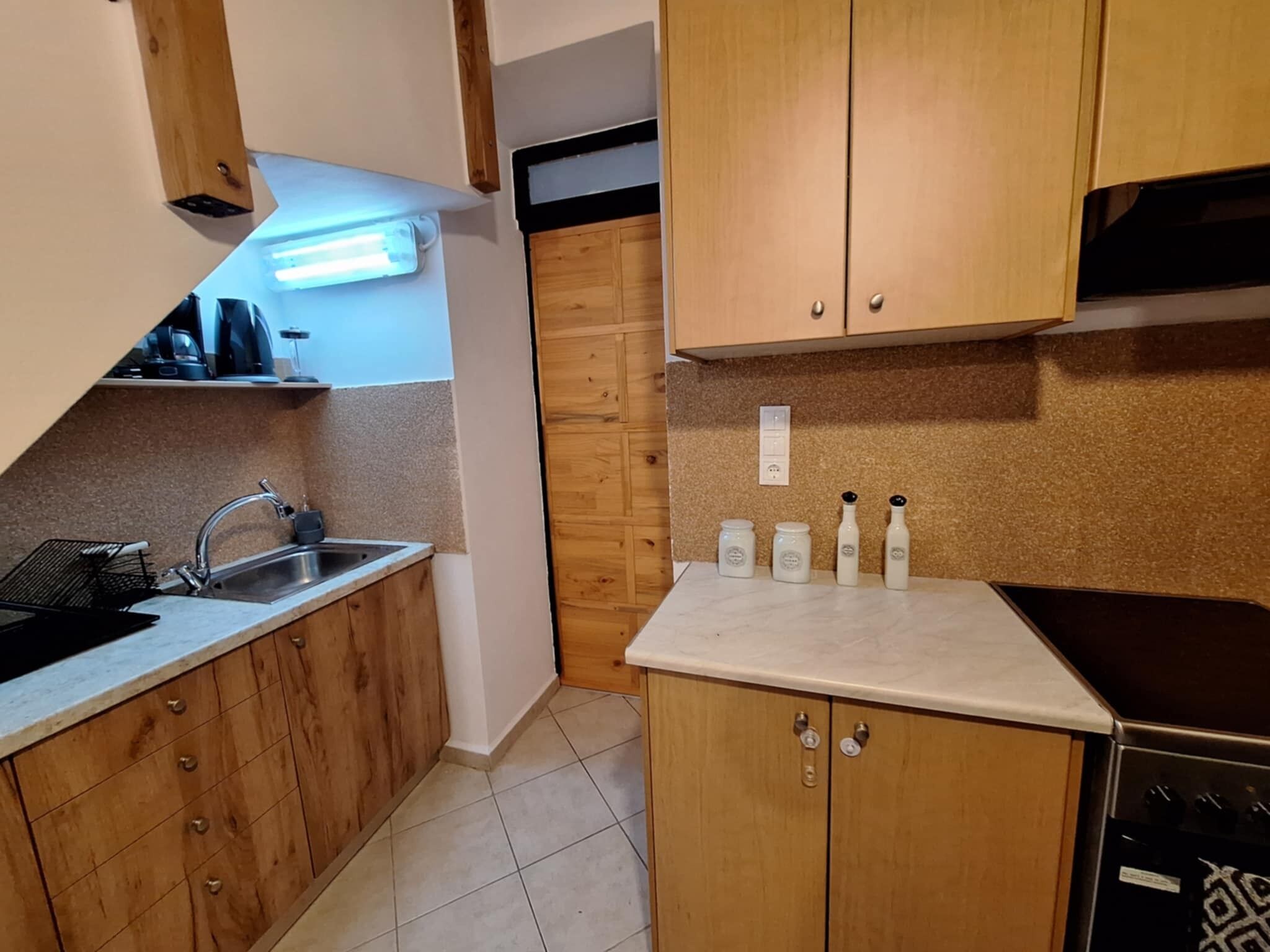 Geladeira, fogão, cooktop, cafeteira/chaleira