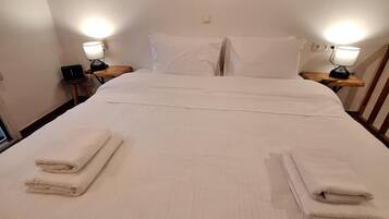 1 bedroom, in-room safe, desk, iron/ironing board