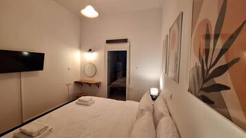 1 bedroom, in-room safe, desk, iron/ironing board