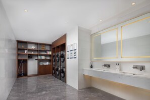 Interior - Wanda Moments Neo Qiemo (Qiemo)