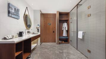 Chambre Confort avec lits jumeaux, vue ville | Intérieur