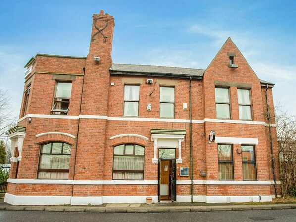 House | Exterior - Standard Double Room (Gateshead)