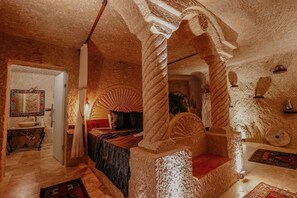 Odin | Bathroom - Zümrütü Anka Cave (Ürgüp)