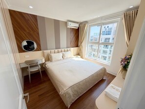 In-room safe, iron/ironing board, free WiFi