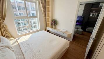 In-room safe, iron/ironing board, free WiFi