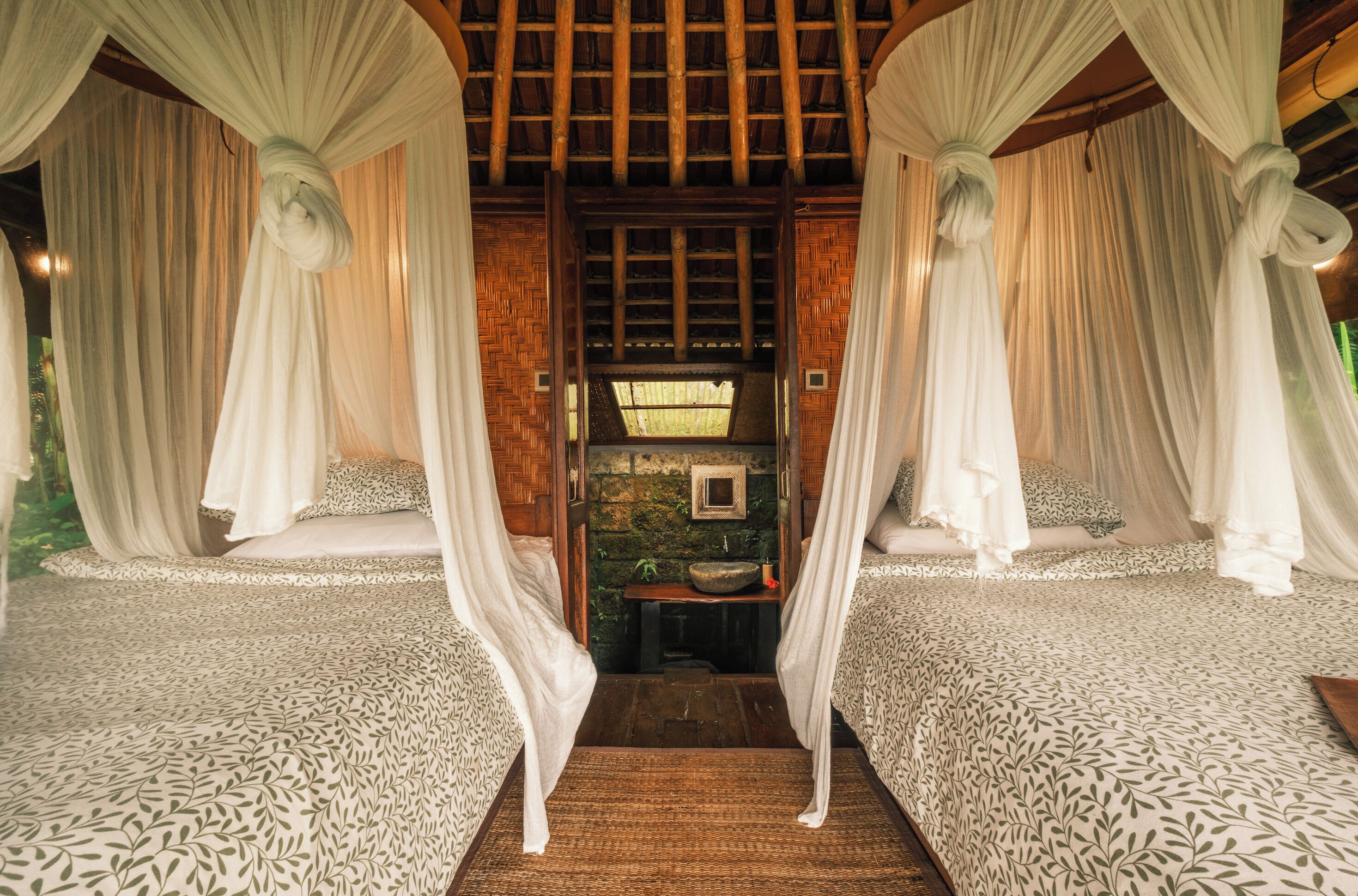 1 chambre, bureau, draps fournis