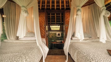 1 chambre, bureau, draps fournis