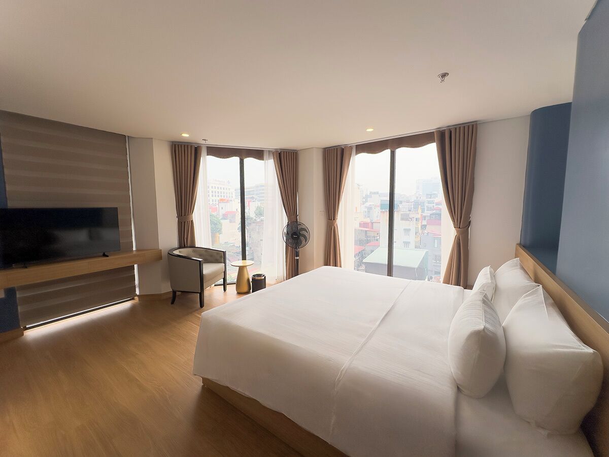 Minibar, in-room safe, blackout curtains, iron/ironing board