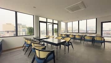 Free daily full breakfast