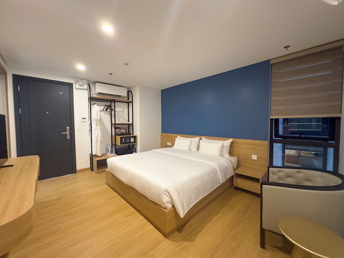 Minibar, in-room safe, blackout curtains, iron/ironing board