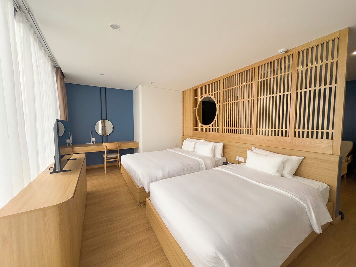 Minibar, in-room safe, blackout curtains, iron/ironing board