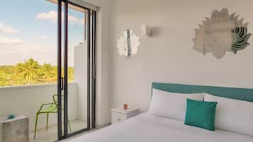 Standardværelse - byudsigt | Pengeskab på værelset, skrivebord, strygejern/strygebræt, gratis Wi-Fi