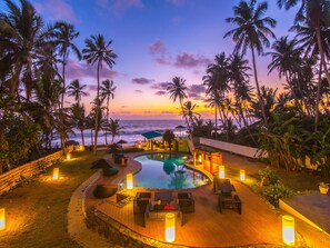 Unclassified image, 2 of 14, button - Mask & Tide (Ambalangoda)