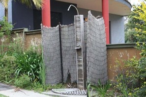 Property grounds - Belong At Bendalong - Listen to the water and admire the scenery (Bendalong)