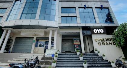 Collection O Ovel Hotel Grand