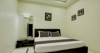 Collection O Ovel Hotel Grand