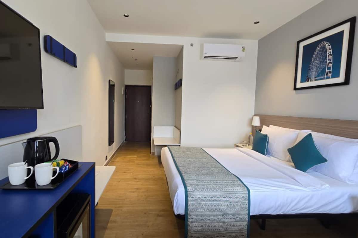 Quarto casal luxo | Escrivaninha, Wi-Fi de cortesia