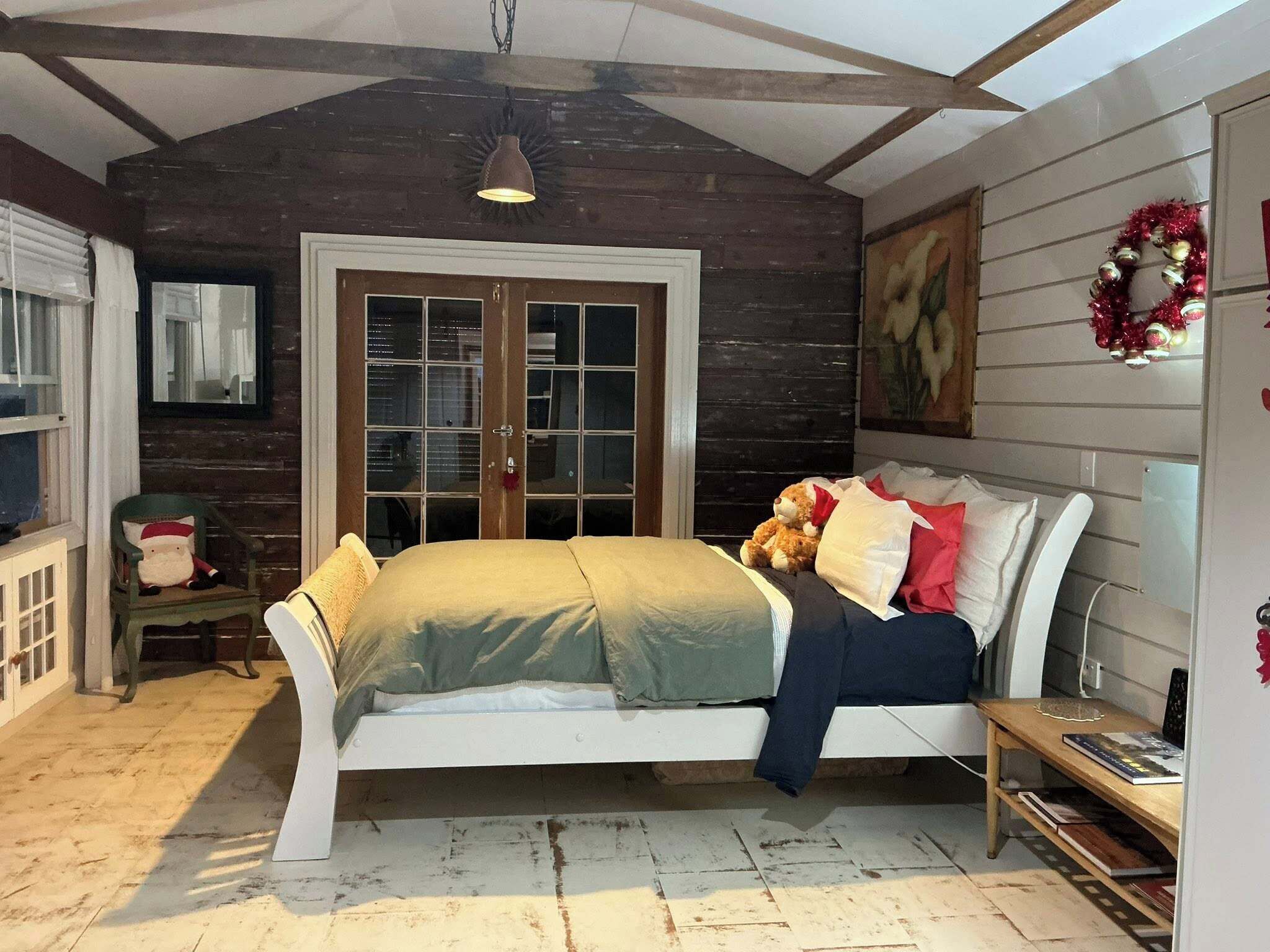 1 bedroom, iron/ironing board, bed sheets