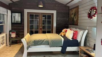 1 bedroom, iron/ironing board, bed sheets