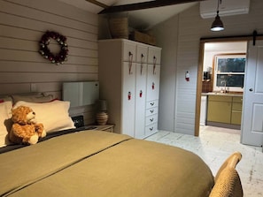 1 間睡房、熨斗/熨衫板、床單