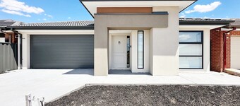 2026 New built/Lyra Home/Near School/Washing & Dryer/Play Ground & Basketball